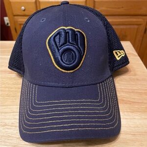 Men’s New Era Milwaukee Brewers Baseball Hat Size Medium/Large